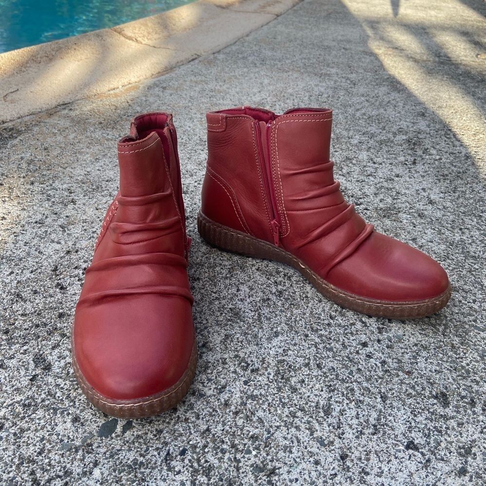 Clark’s Women's Red Ankle Boots